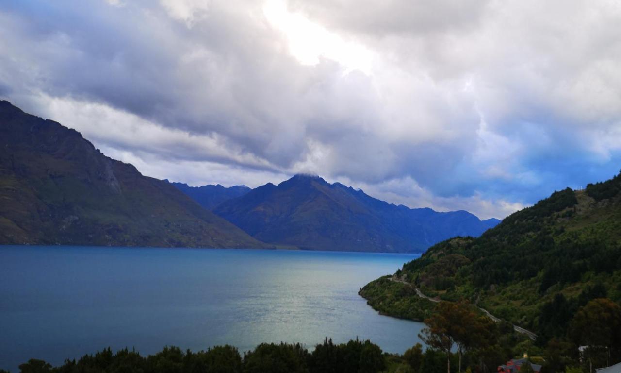Queenstown Lakeview Holiday Home-5Mins To Town Bagian luar foto